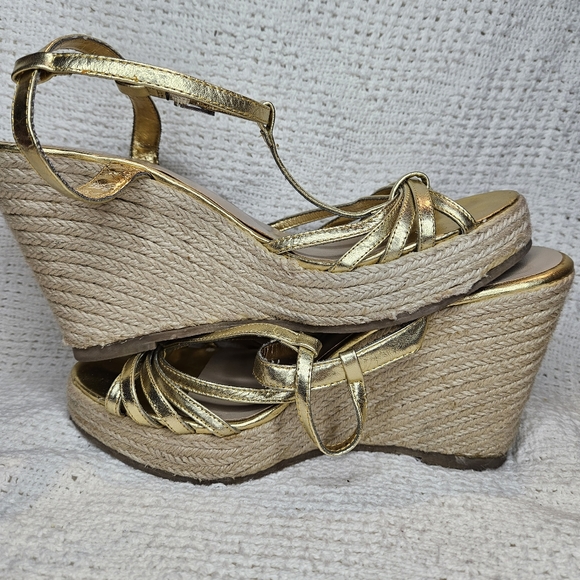 Colin Stuart Gold Strappy Leather Platform Wedge Heel Size 8.5 Womens - Picture 13 of 15